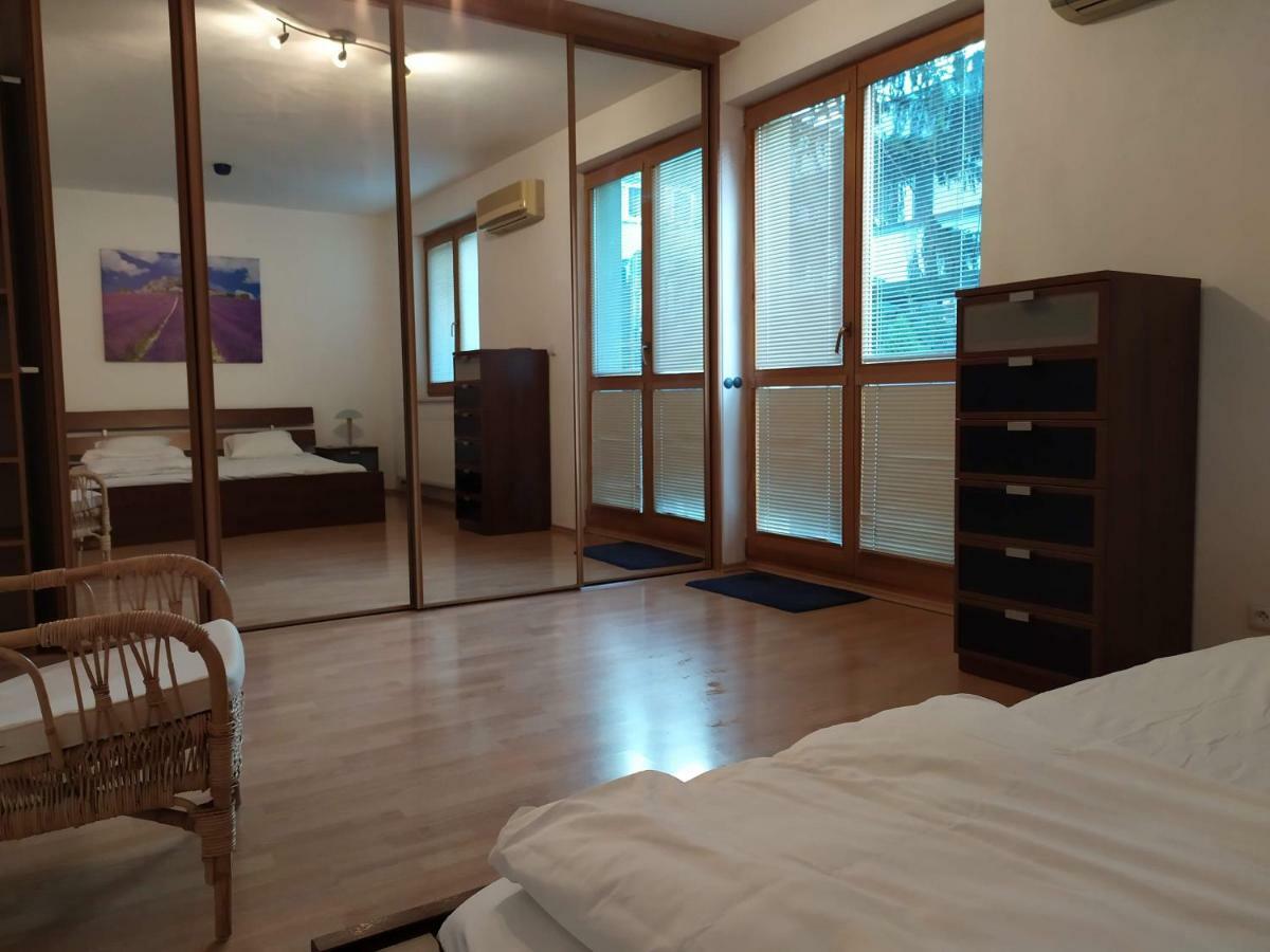 Kate & Jenny - Two-Level Apartment In The Old Town Bratislava Ngoại thất bức ảnh